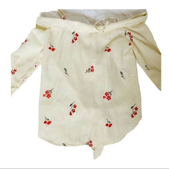 Pale yellow floral off the shoulder front tie top - Picture 3 of 4